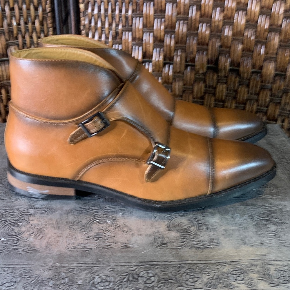 Santino Luciano Brown Distressed Look Boots Size 9